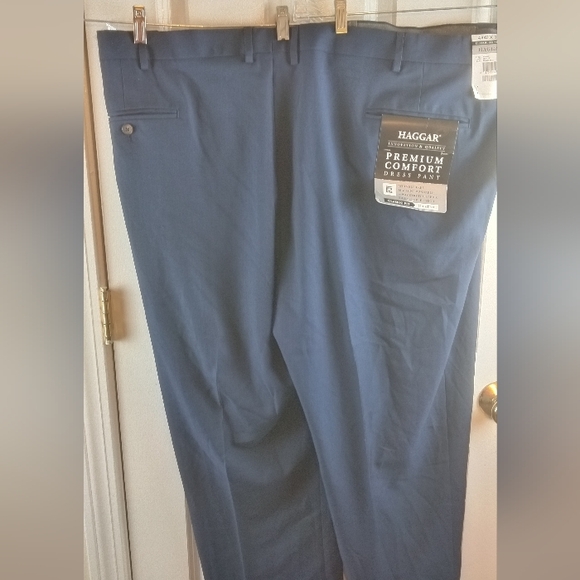 HAGGAR PREMIUM COMFORT DRESS PANT - Picture 2 of 4